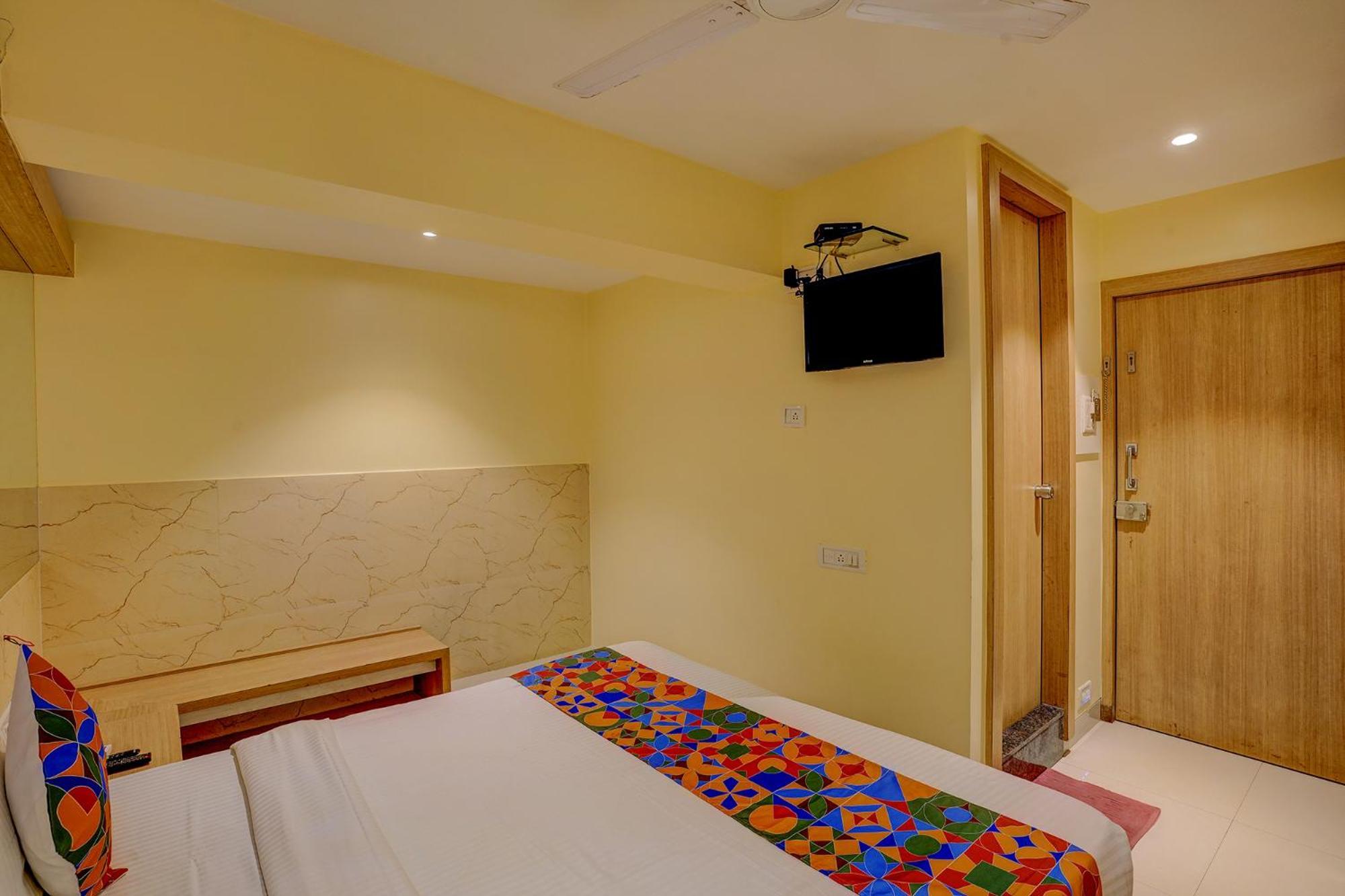 Fabhotel Starwood Residency - Behind Bmw Car Showroom Navi Mumbai Bagian luar foto